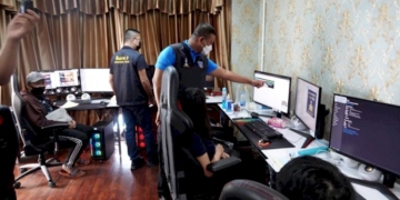 สืบภาค-2-จับร้านอาหารดังบางแสน-เปิดชั้น-2-ทำเว็บพนันออนไลน์ครบวงจร
