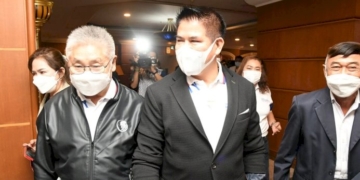 วงพรรคเล็กชื่นมื่น-ยันไม่ทิ้ง-'ธรรมนัส'-เผยมีย้ายเข้า-ศท.แน่-รับเองได้กล้วยอิ่มบุญ