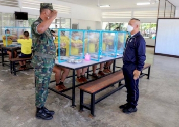ผบสอรฝ.-ตรวจเยี่ยมบำรุงขวัญ-พลทหารในสังกัด-พร้อมร่วมวงหม่ำข้าว