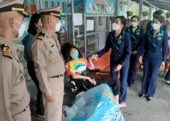 สอรฝ.จัดกิจกรรมจิตอาสาพัฒนาวัด-และนำชมรมภริยาบำรุงขวัญครอบครัวกำลังพล