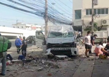 ใจร้อนขับซิ่งแซงระยะกระชั้นชิดเสี่ยงอันตราย-วันเดียว-'ตายคาที่'-21-ศพ-|-เดลินิวส์