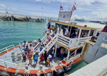 หวั่นซ้ำรอย!-เรือโดยสารข้ามฟากพัทยา-เกาะล้าน-ปล่อยทัวริสต์นับร้อยไร้ชูชีพ-|-เดลินิวส์