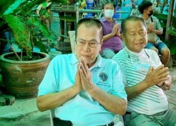 นายกสโมสรไลออนส์-ส่งต่อความสุขมอบเครื่องอุปโภคบริโภคให้กับประชาชนเมืองพัทยา-–-topnews