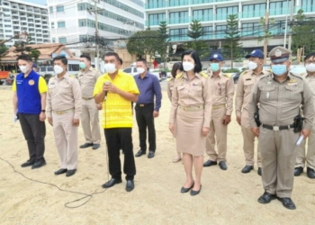 เริ่มแล้ว!-นายอำเภอสัตหีบ-นำทัพคุมเข้มชายหาดนาจอมเทียน-|-เดลินิวส์