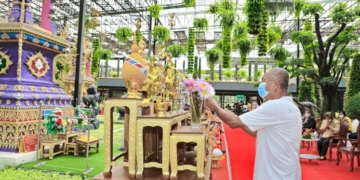 สวนนงนุชพัทยา-สืบสานวัฒนธรรมไทย-หล่อเทียนพรรษา-9-วัด-9-ต้น-ถวายเป็นพุทธบูชาวันเข้าพรรษา-–-topnews