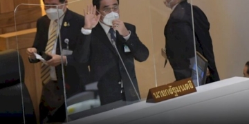 '2-สสปชป.'-โหวตล้ม-'ประยุทธ์'-ด้าน-'เศรษฐกิจไทย'-เสียงแตก-มี-4-คนสวน-'ธรรมนัส'