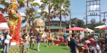 แห่จุดธูปขอโชคลาภ-ท้าวเวสสุวรรณโณ-ไม่พลาดส่องเลข-แน่นวัดจุกกะเฌอ