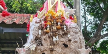 เชื่ออาเพศต่อหัวเสือทำรังทับศาลเจ้าที่จนสิ่งศักดิ์สิทธิ์ไม่มีที่อยู่-สุดท้ายเจ้าของบ้านไร้ที่อยู่เช่นกัน