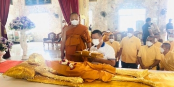 วัดไร่กล้วยจัดพิธีทำบุญครบรอบมรณกาลปีที่-7-หลวงปู่ทอง-(ปัญญาทีโป)-101-ปี-สรีระสังขารไม่เน่าเปื่อย