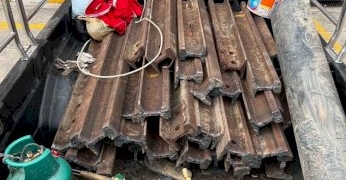 หาเงินเสพยา!-รวบ-8-โจรหญิงชายขโมยตัดเหล็กรางรถไฟขาย