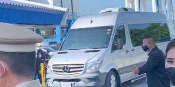 'บิ๊กป้อม'-เยือนแปดริ้ว-ตรวจน้ำ-ถือโอกาสไหว้หลวงพ่อโสธร-สสพปชร.แห่รับ