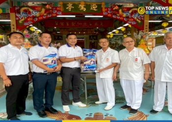 นายกองค์การบริหารส่วนจังหวัดชลบุรี-มอบข้าวสาร-1,000-กิโลกรัมให้สมาคมพุทธมกสว่างประทีปธรรมสถาน-ศรีราชา-–-topnews