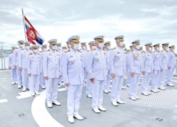 กองเรือฟริเกตที่-2-จัดพิธีส่งมอบหน้าที่ให้“พลรต.-ณัฐพงศ์-ปานโสภณ”-อย่างสมเกียรติ