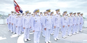 กองเรือฟริเกตที่-2-จัดพิธีส่งมอบหน้าที่ให้“พลรต.-ณัฐพงศ์-ปานโสภณ”-อย่างสมเกียรติ