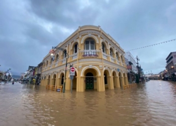 เดือดร้อนทะลุ4แสนครัวเรือน-น้ำท่วม59จังหวัด-ภูเก็ตเจอฝนกระหน่ำจมบาดาล