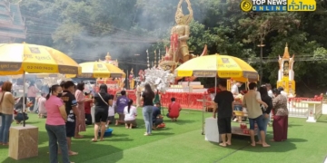 ชาวบ้าน-แห่-ขอเลขเด็ดหวยต่างประเทศ-ท้าวเวสสุวรรณทรงราหู-วัดเขาช่องลม-–-topnews