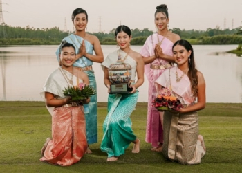 5-สาวไทยในดับเบิลยู-พีจีเอ-อวดโฉมต้อนรับวันลอยกระทง-ก่อนเปิดฉากวันนี้