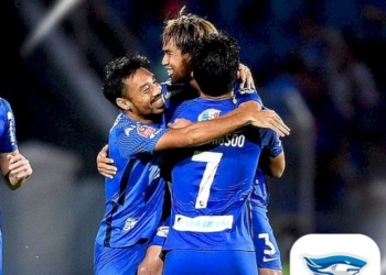 ฉลามชลรัวรถม้าสี่ตุง-–-มังกรโล่เงินเฉือนแข้งเทพ