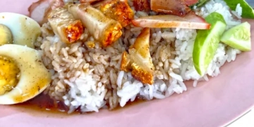 จานด่วนชลบุรี-หมูแดงโภชนากร&ก๋วยเตี๋ยวบ้านบึง
