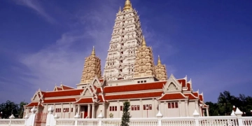 ไหว้พระ-9-วัด-จังหวัดชลบุรี-เสริมสิริมงคล
