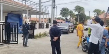 หนุ่มช่างตัดเหล็กทำบ้านที่ศรีราชา-โดนใบหินเจียรกระเด็นปักอกดึงเองตายคาที่