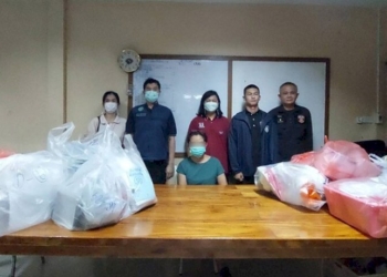 บุกจับป้าวัย-61-ลอบเปิดคลินิกเถื่อน-กลางสัตหีบ-อ้างเป็นแพทย์รักษาผู้ป่วย-–-ข่าวสด