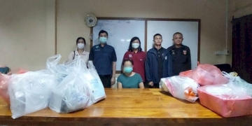 บุกจับป้าวัย-61-ลอบเปิดคลินิกเถื่อน-กลางสัตหีบ-อ้างเป็นแพทย์รักษาผู้ป่วย-–-ข่าวสด