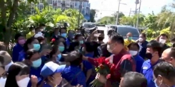 กลุ่มพลังมวลชนนับพัน-แห่ให้กำลังใจ-“รมตเฮ้ง”-หลังเจอดราม่า-ยันยืนหยัดต่อสู้กับ-พปชร.