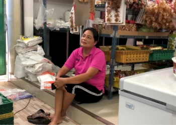แม่ค้าถึงกับเข่าอ่อน-“โจร”-แสบย่องงัดร้านค้า-“ขโมย”-สินค้ากว่า-2-แสน