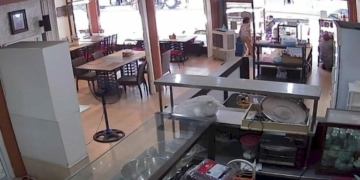 เปิดคลิปนาที.ชีวิต-แก๊สรั่วไฟคลอกลุงเจ้าของร้านข้าวต้มดังสาหัส-|-เดลินิวส์