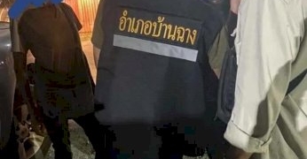 ว่อนคลิปควงปืนขู่-นายอำเภอโร่แจงไม่ใช่ปลัดฯ-เป็น-'อดีตพลเรือตรี'-หยิบกั๊กไปสวม