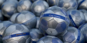 คิง-เพาเวอร์ -‘ให้’-ความสุขวันเด็ก-แจกลูกฟุตบอลกว่าแสนลูกทั่วประเทศ  - 