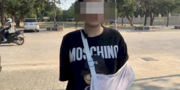 นศ.สาวนครปฐมร้องถูกสาวรุ่นพี่รุมกระทืบ-และกระทำอนาจาร
