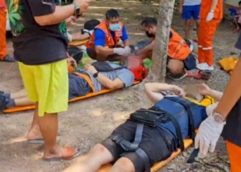 รถตู้นักท่องเที่ยวรัสเซียเสียหลักตกข้างทางใน-จ.ระยอง-ทำขาหัก-1-เจ็บเล็กน้อย-6-ราย