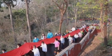 ชาวสระบุรี-แห่ผ้าแดงห่มมณฑป-ครอบรอยพระพุทธบาท-วัดพระพุทธฉาย-หนึ่งเดียวในโลก