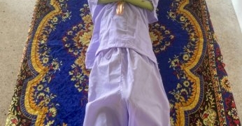 วัดเขางูใช้ต้นกล้วยมะพร้าวทำเป็นศพ-เผาเตาไฟฟ้าฉลองเตาใหม่