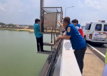 หนุ่มติดหนี้พนันโดดสะพานข้ามแม่น้ำมูล-2-เผยสัปดาห์เดียวจะกระโดดสะพานฆ่าตัวตายแล้ว-4-ครั้ง