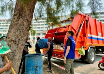 นักท่องเที่ยวโวยหาดพยูน-ระยอง-ขยะเพียบด้านเทศบาลฯยันจัดเก็บทุกวันแต่เป็นช่วงฤดูขยะทะเลถูกพัดเข้าฝั่ง