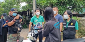 กลิ่นไม่ดี!-กกต.ราบุรีรับแจ้งพบพิรุธในบ้านหลังหนึ่งอาจมีการทำผิดกฎหมายเลือกตั้ง-พบปารีณาอยู่ในเหตุการณ์ด้วย