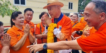 “สุวัจน์”-ไม่หวั่นใบปลิวโจมตี-“เทวัญ”-ชี้เป็นเรื่องปกติของคนคะแนนนำ-ยันเป้ากวาด-สส.โคราชเขต-1-4